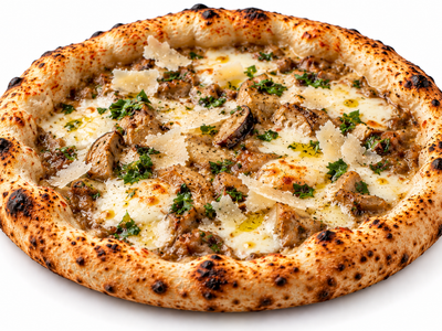 Pizza mit Steinpilzsauce